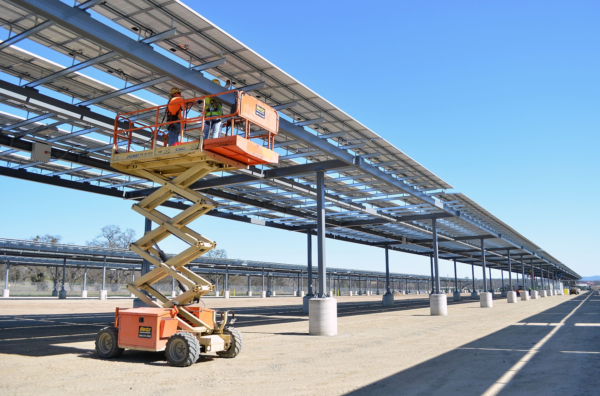 Construction of a large solar carport canopy structure
